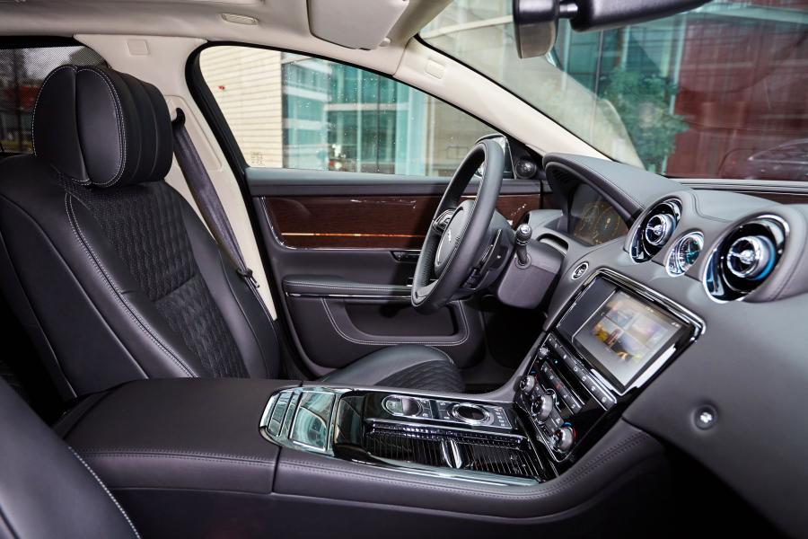  Jaguar XJ L Autobiography 2015 года  (WW) (фото 13 из 23)